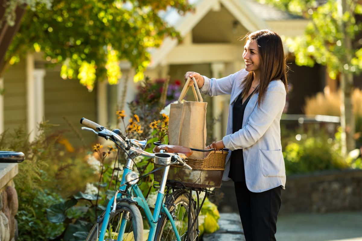 A picture of someone delivering.  