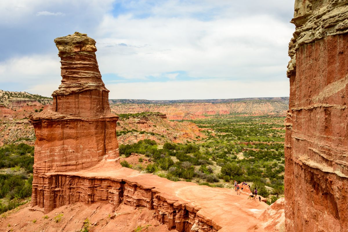 A picture of the Grand Canyon. 