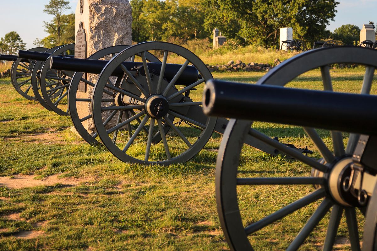 A picture of Gettysburg artillery. 