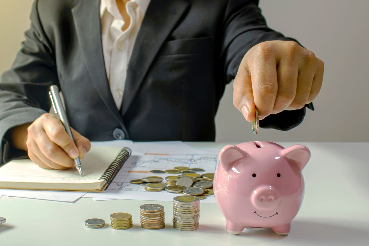 A picture of someone saving up. 