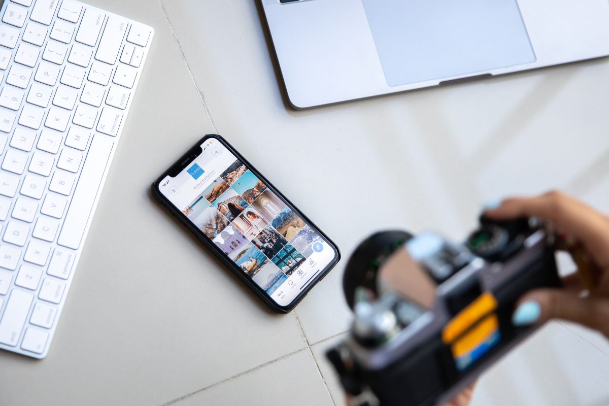A picture of a phone.
