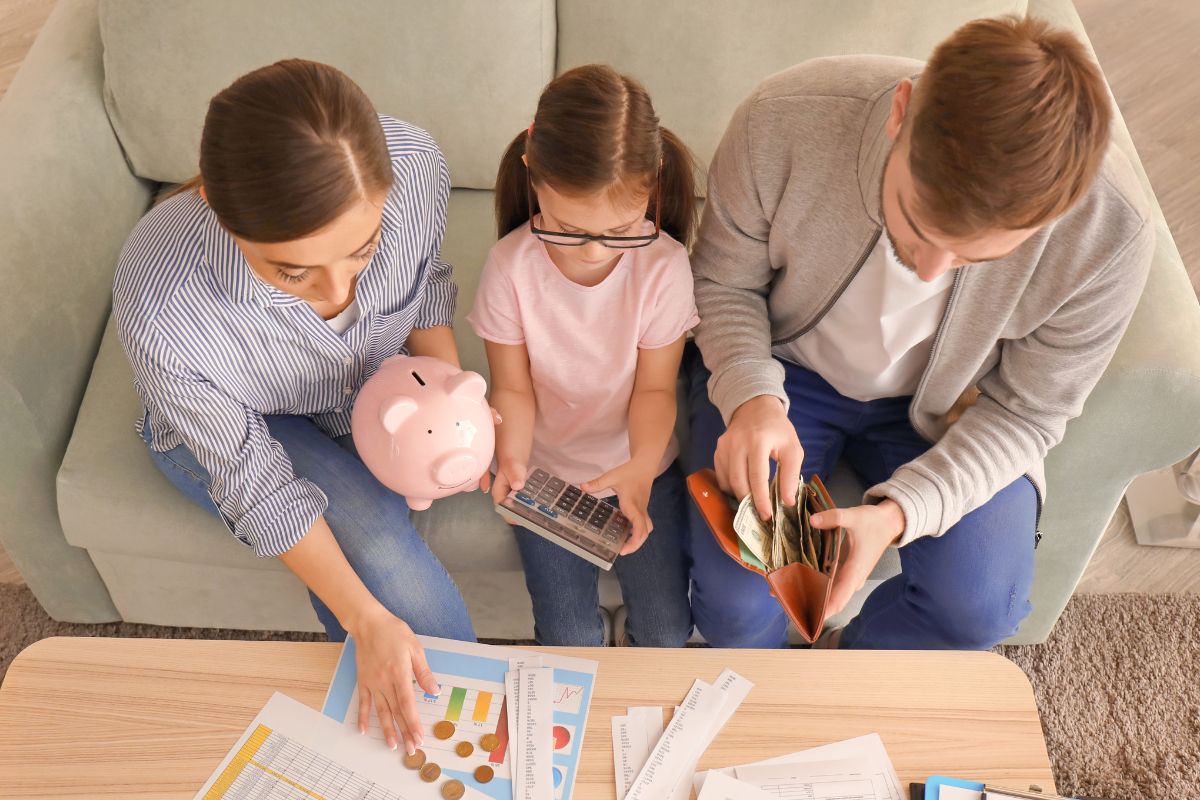 A picture of a family saving up.