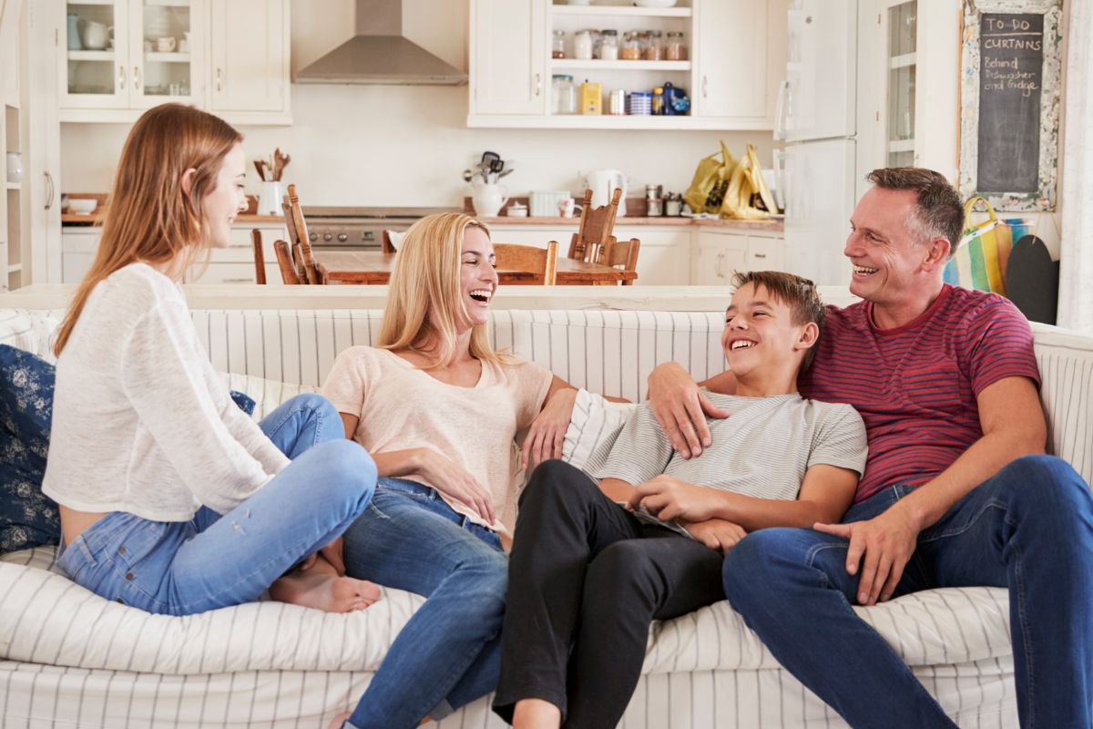 A picture of a happy family. 