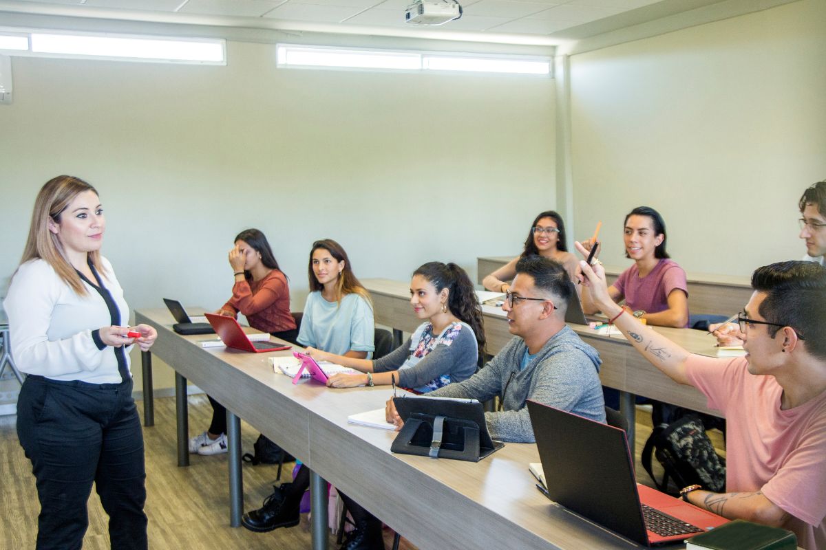 A picture of a class in college. 