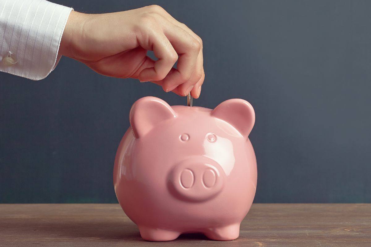 A picture of a piggy bank.