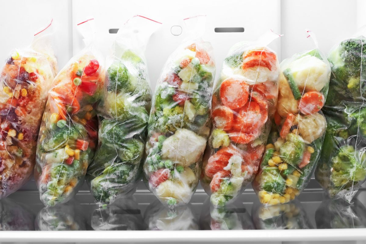 A picture of frozen vegetables. 