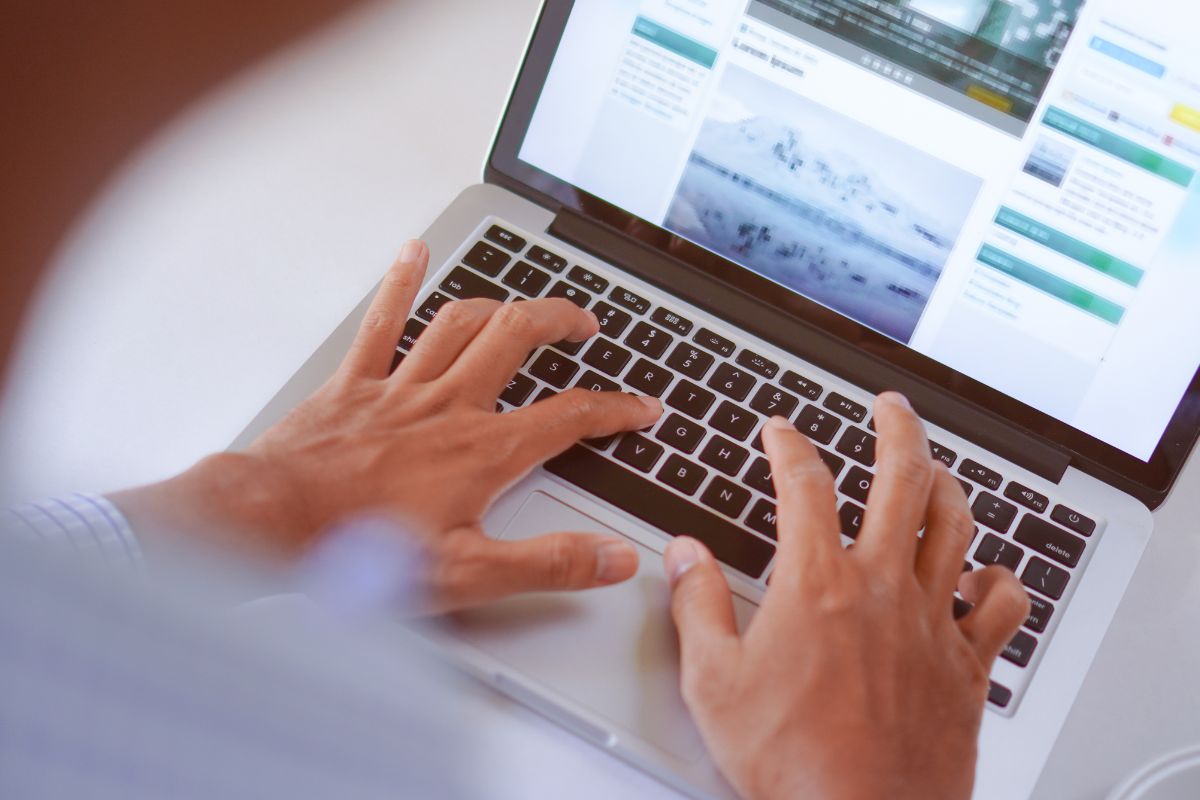 A picture of someone looking at blogs. 