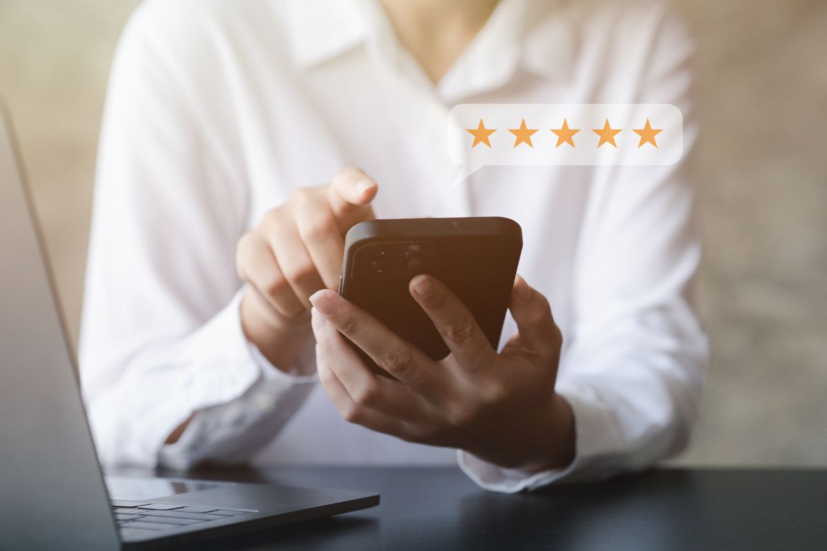 A picture of an online reviewer.