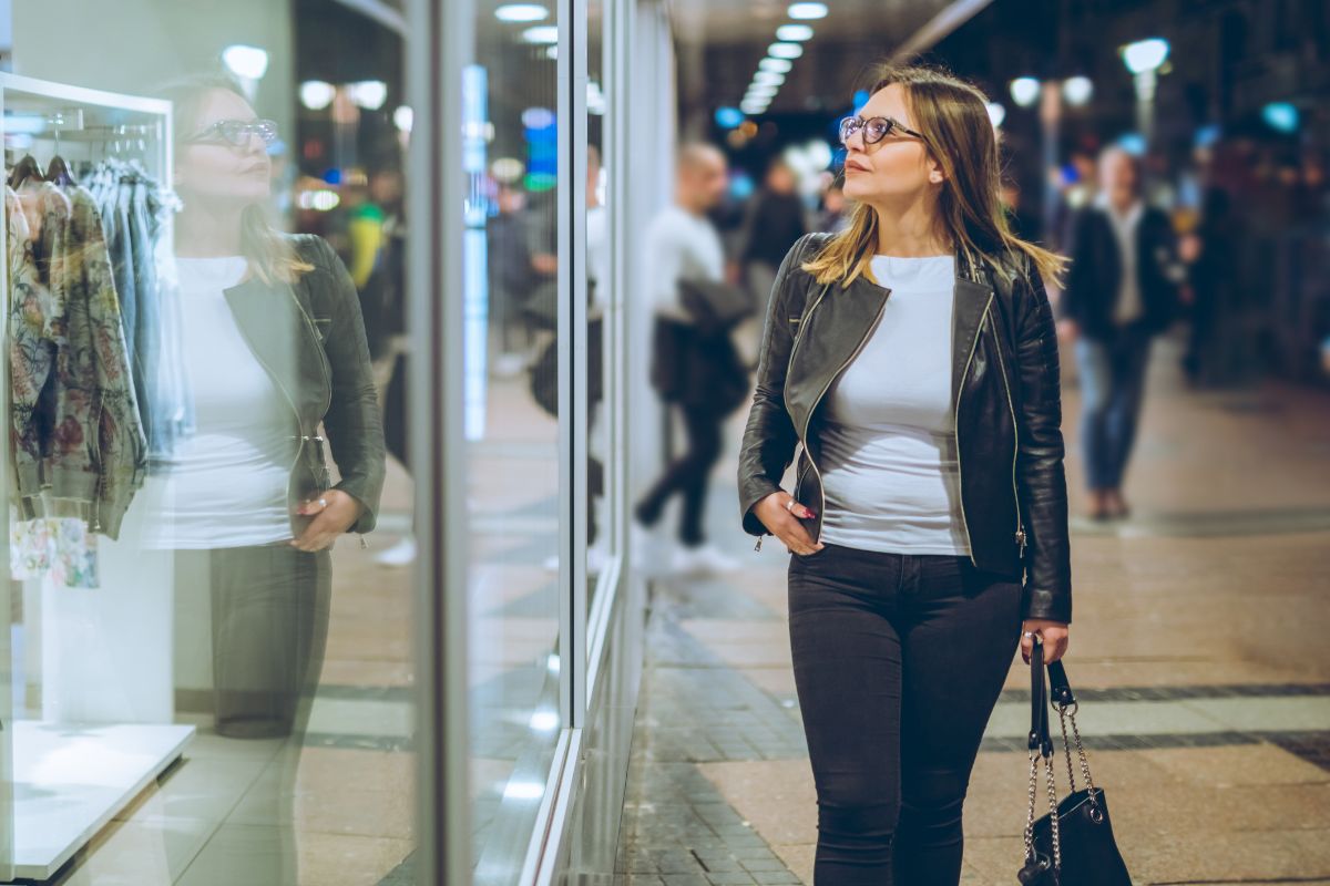 A picture of someone window shopping. 
