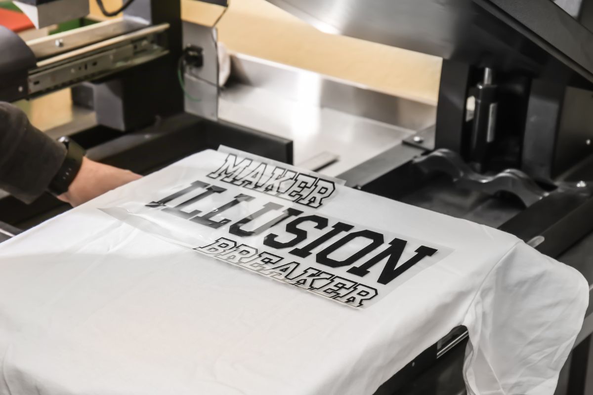A picture of a t-shirt. 