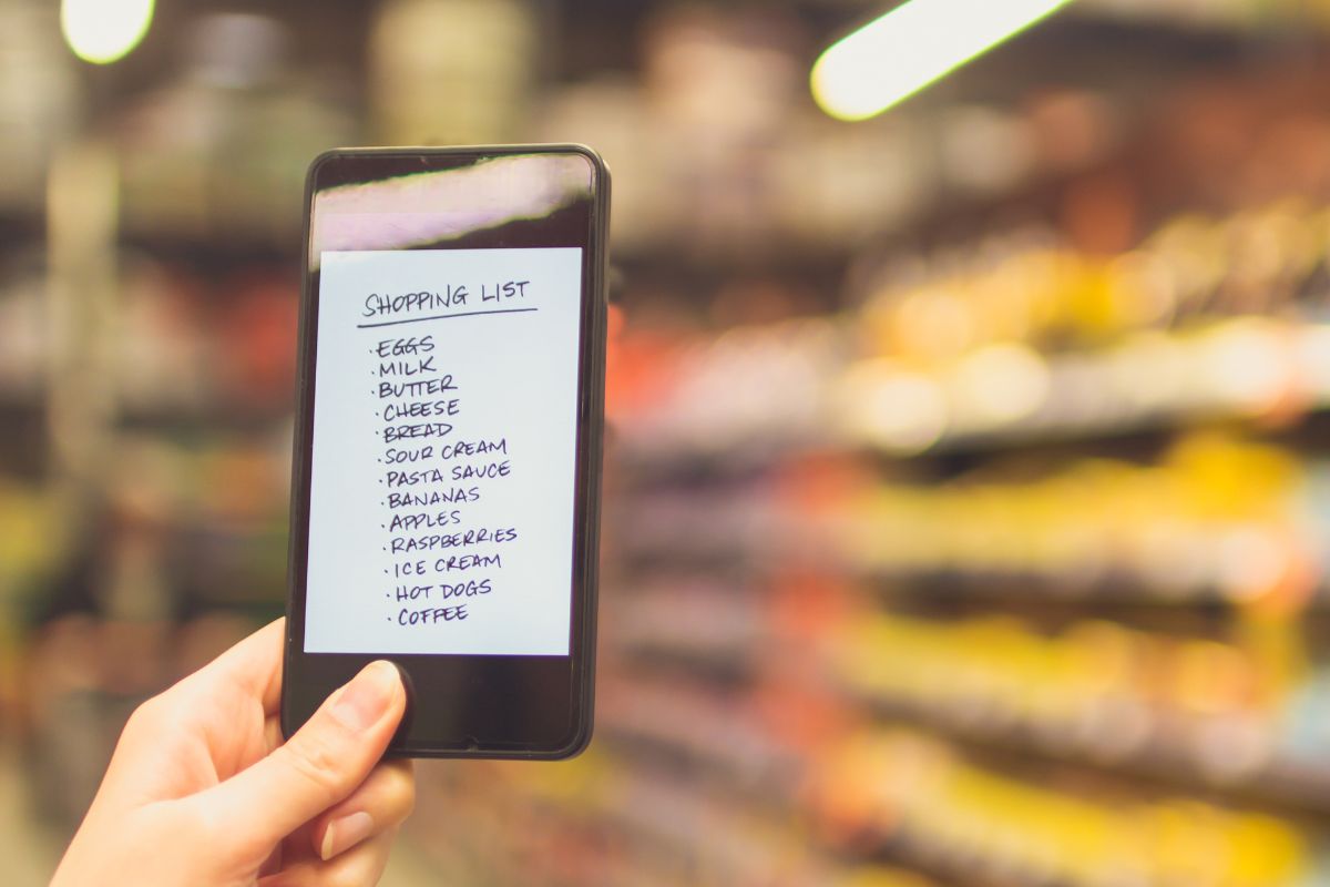 A picture of someone shopping. 