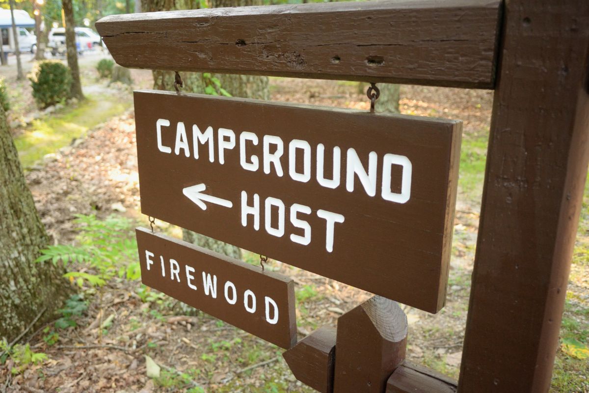 A picture of a sign. 