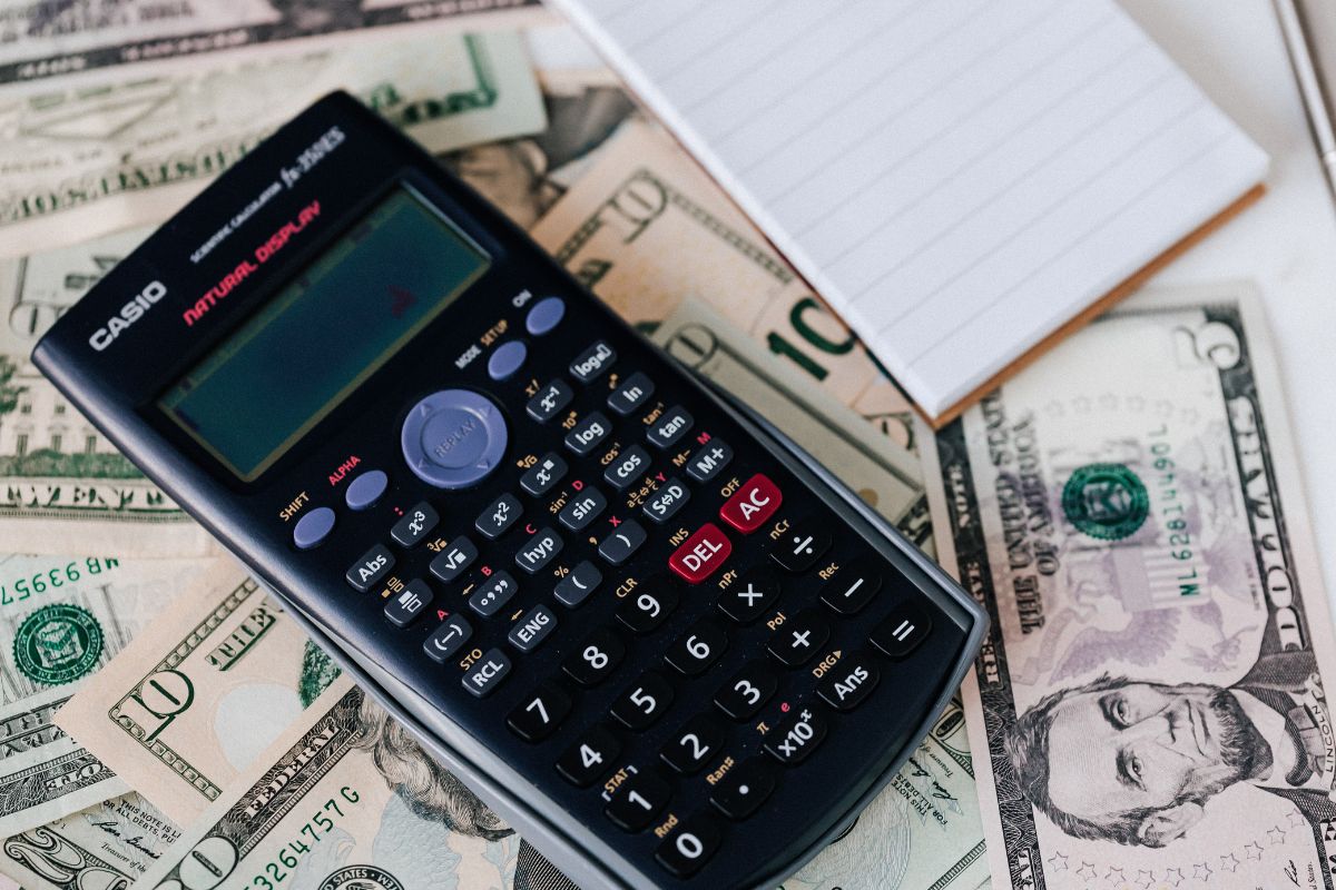 A picture of a calculator.