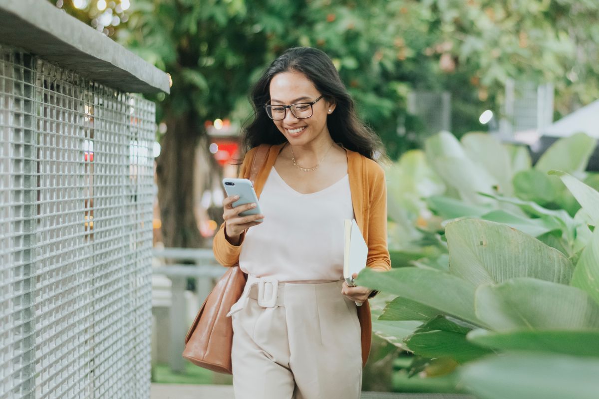 A picture of a woman smiling.