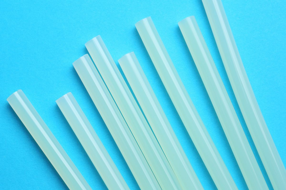 A picture of glue sticks. 