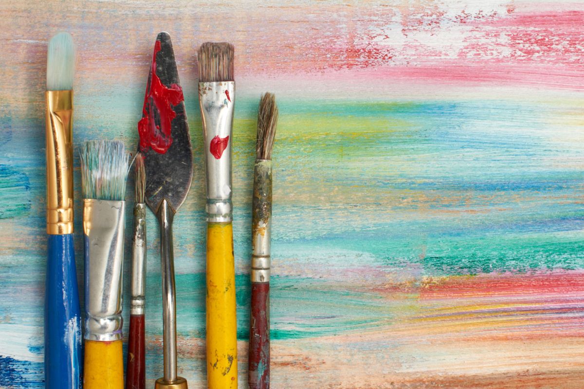 A picture of art supplies. 