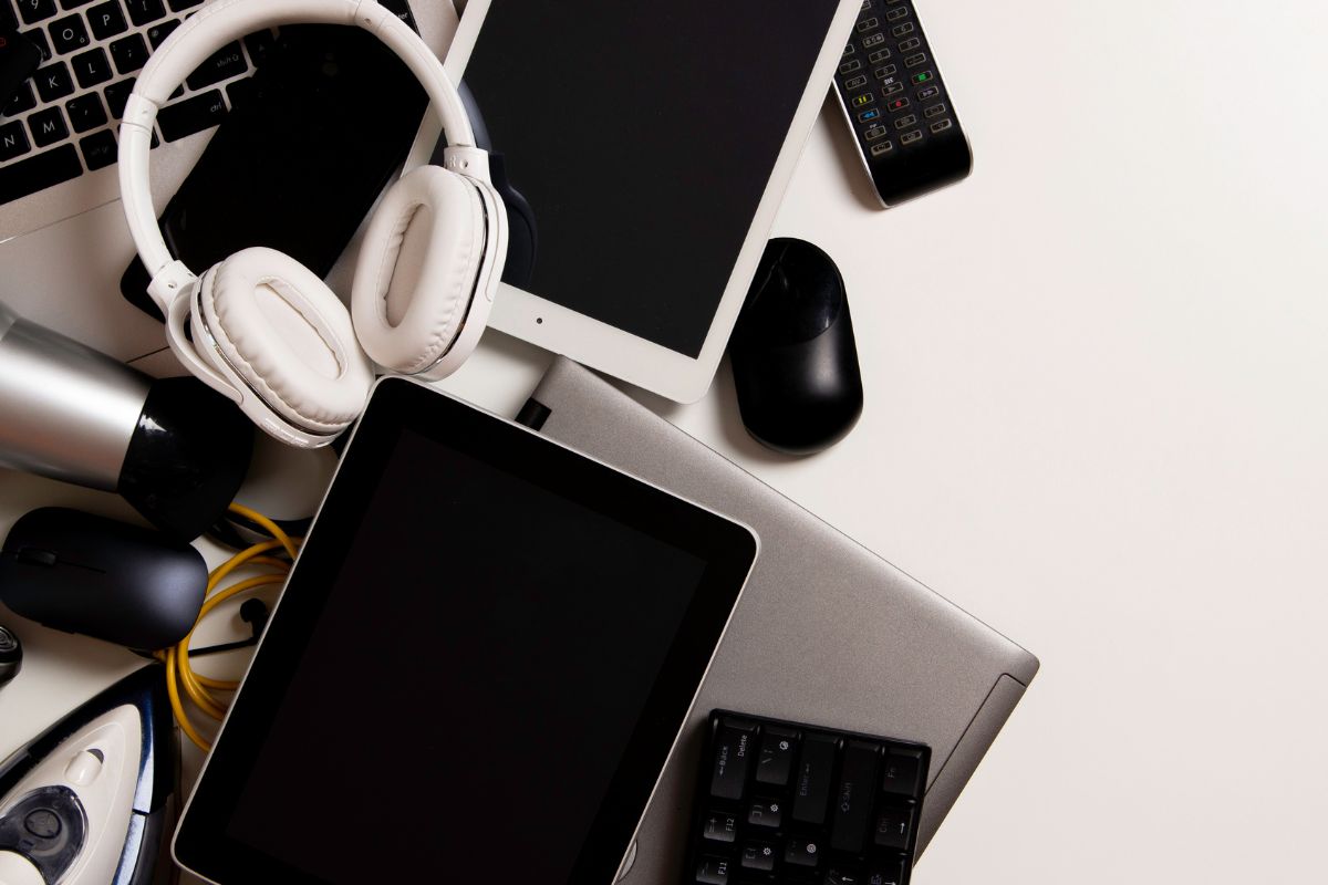 A picture of used electronics. 