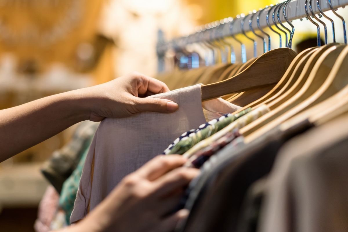 A picture of thrift shop items.