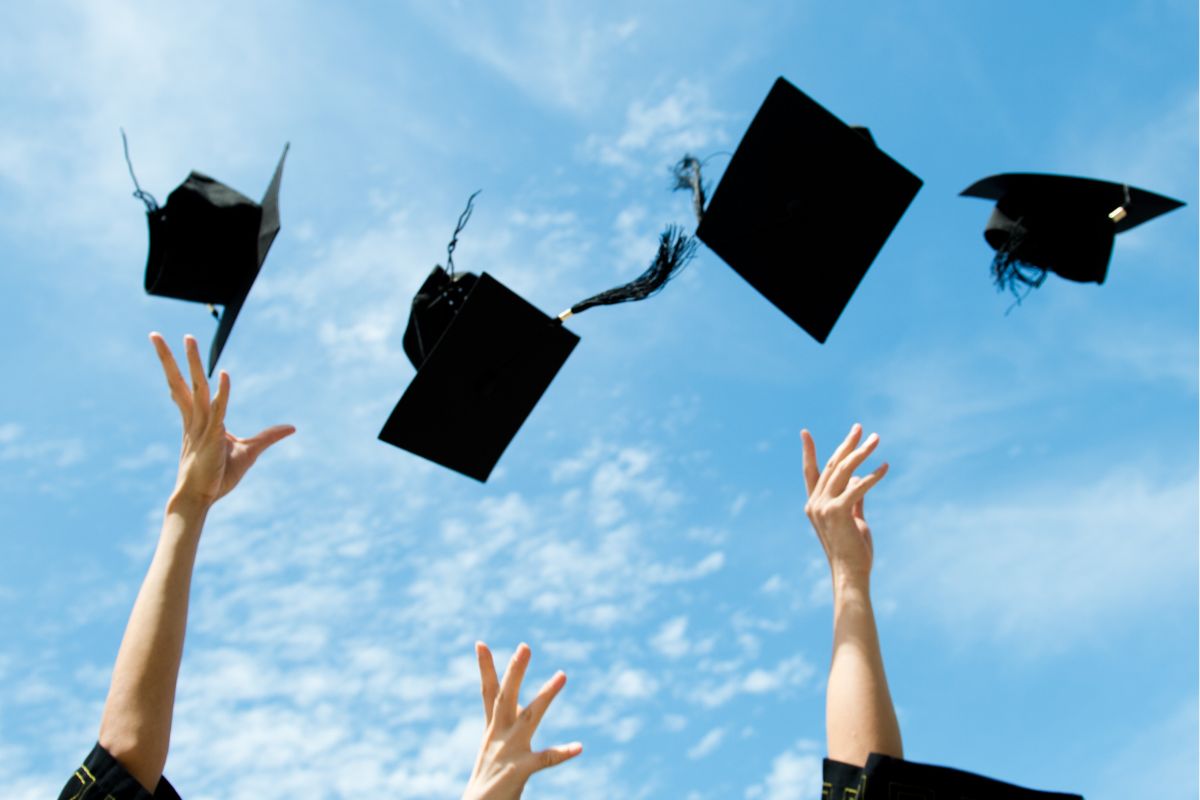 A picture of a graduation celebration.