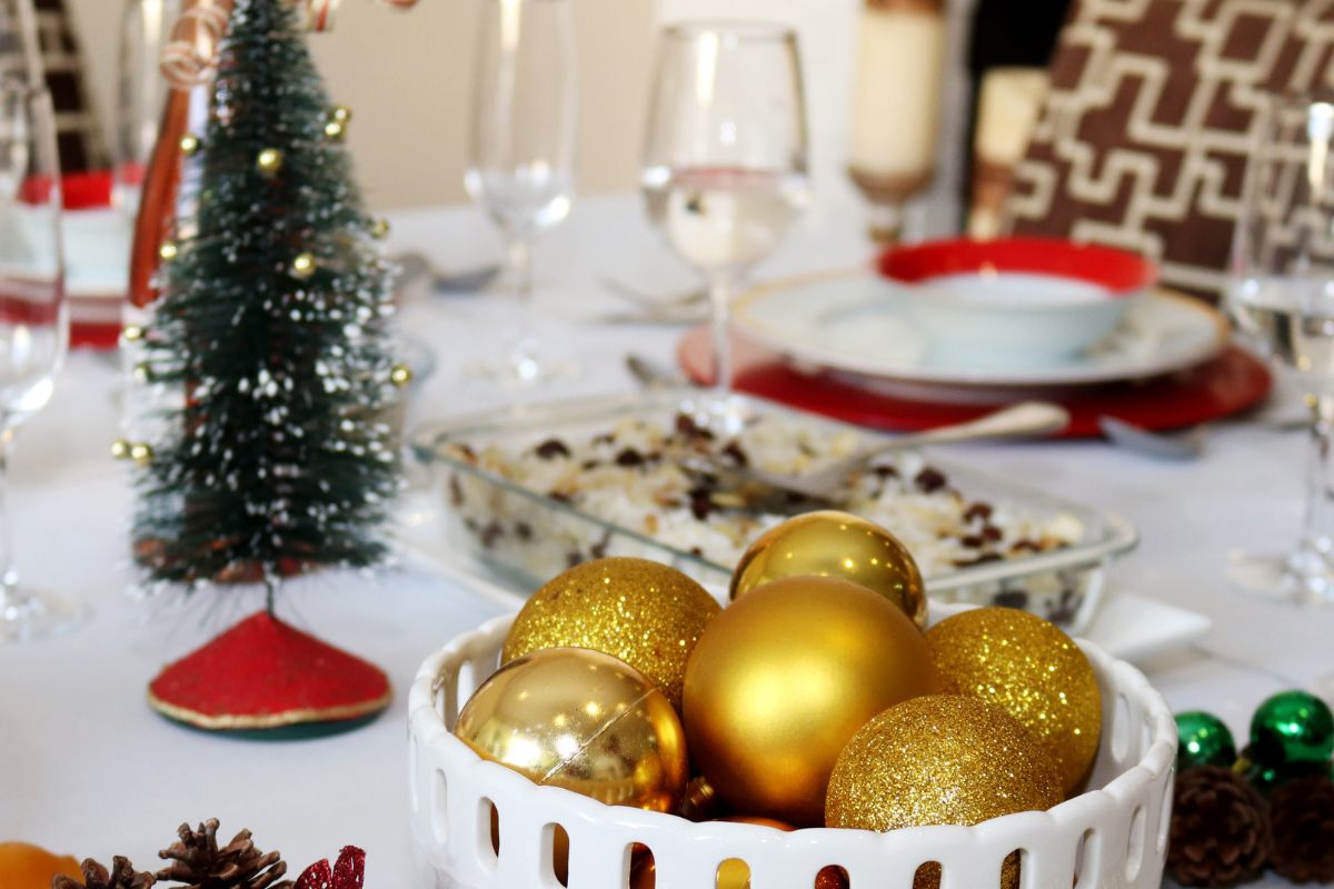 Picture of a table set for Christmas meal.