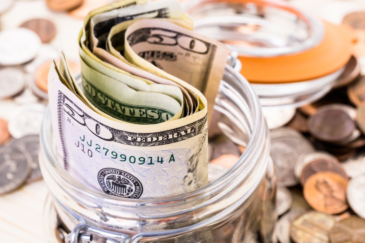 A picture of a full jar. 