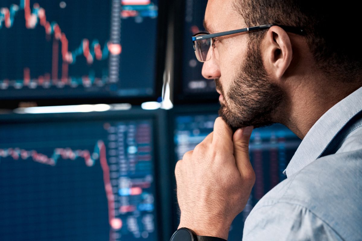 A picture of someone trading crypto.