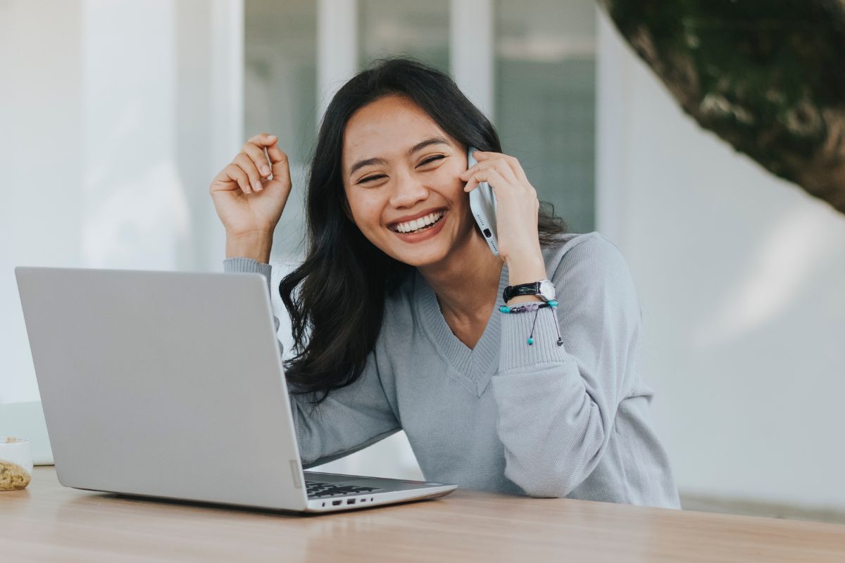 A picture of someone calling.