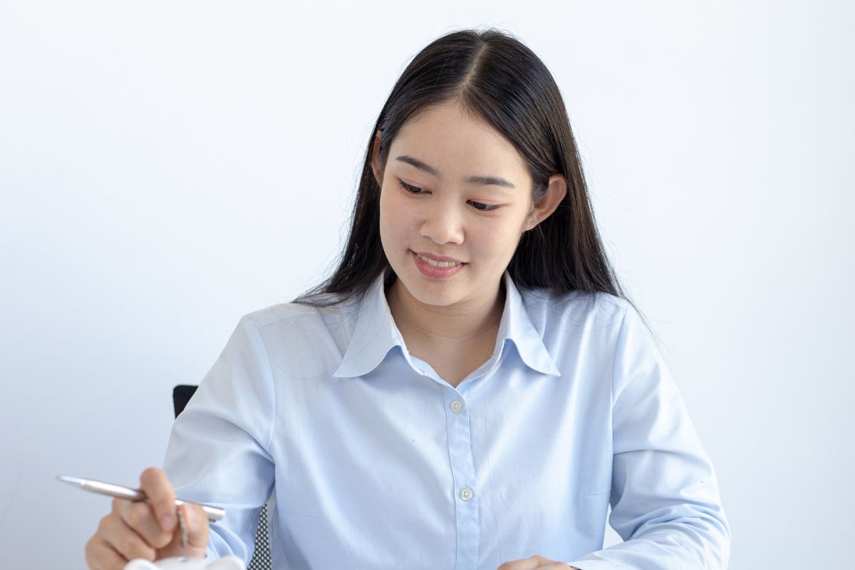 A picture of someone saving.