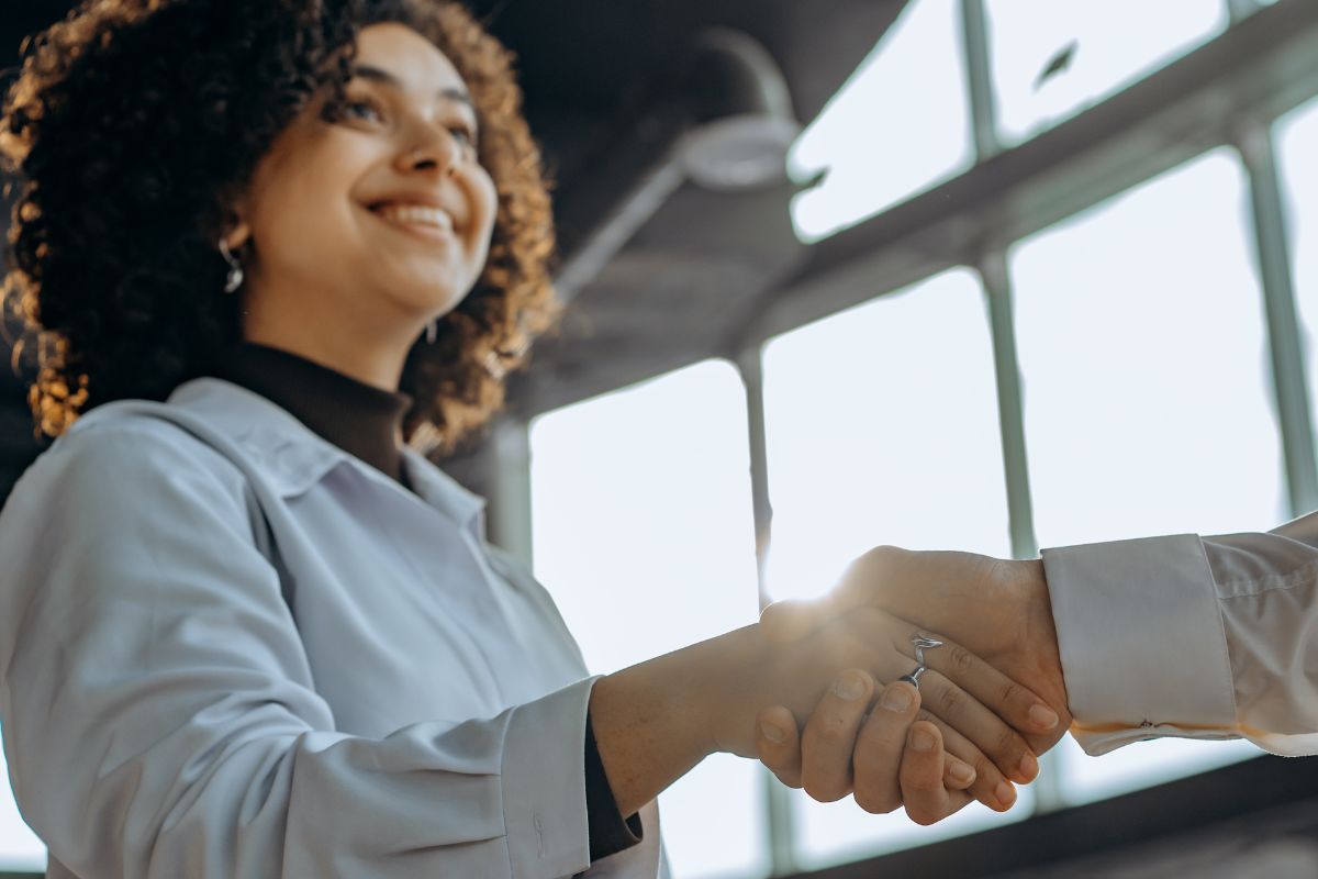 A picture of people shaking hands.