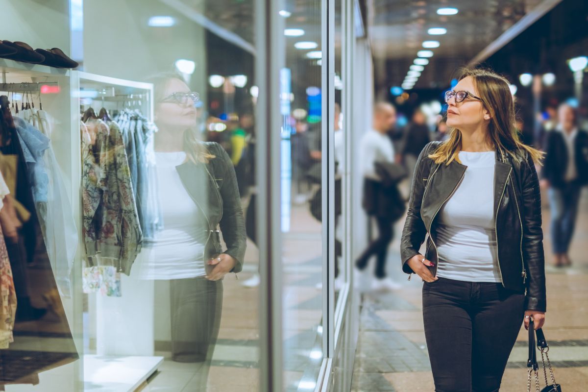 A picture of someone window shopping.