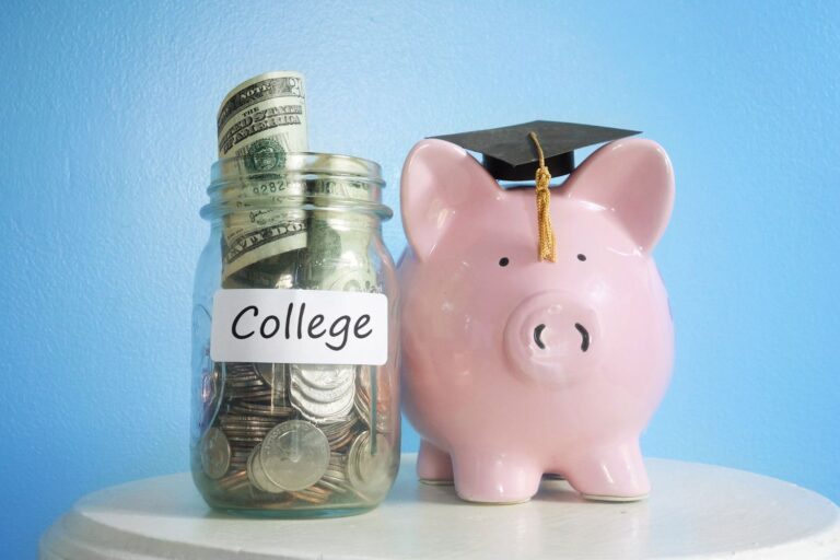Featured image for MSN - Saving for college How to fit it into your budget.