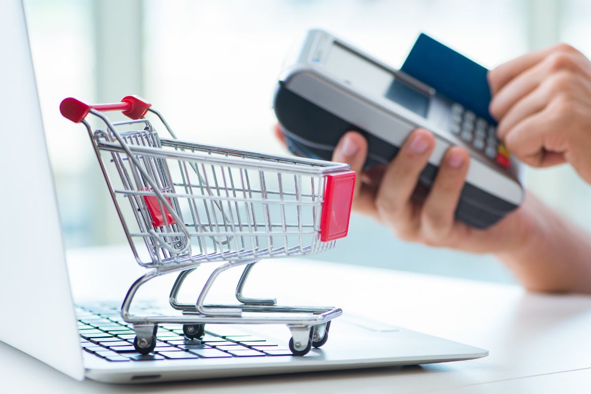 A picture of a mini pushcart.