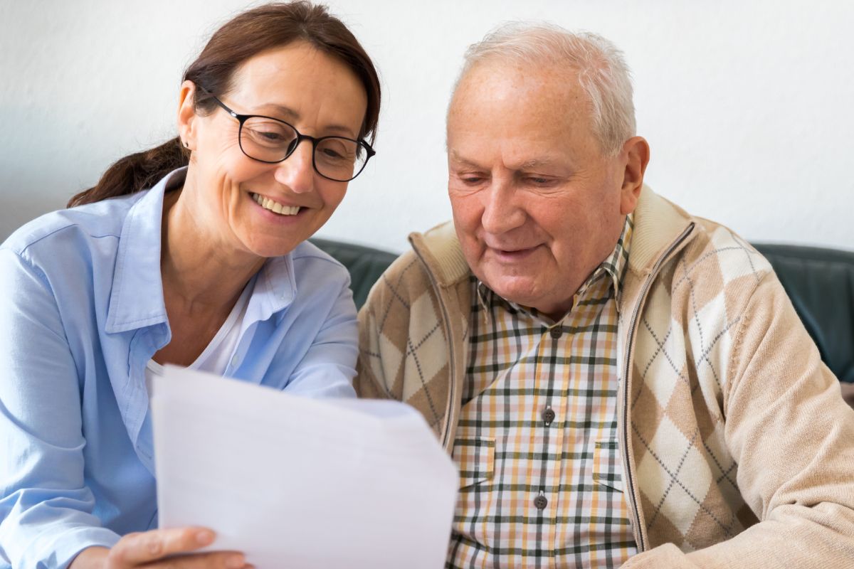 A picture of an elderly couple.