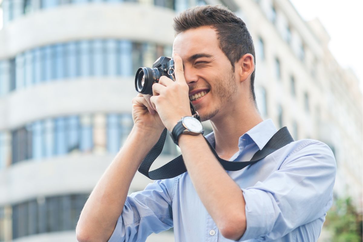 A picture of a photographer.