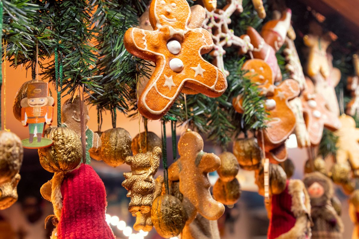 A picture of Christmas decorations.