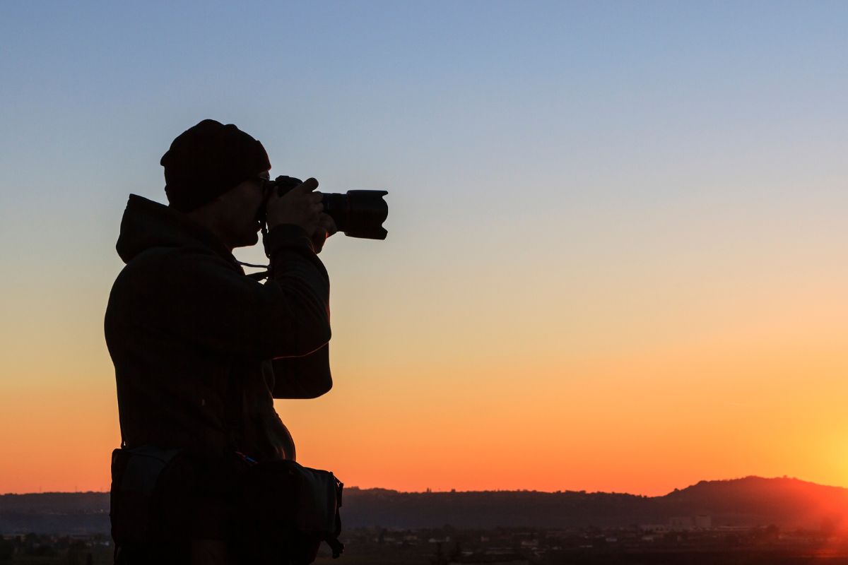 A picture of a photographer.