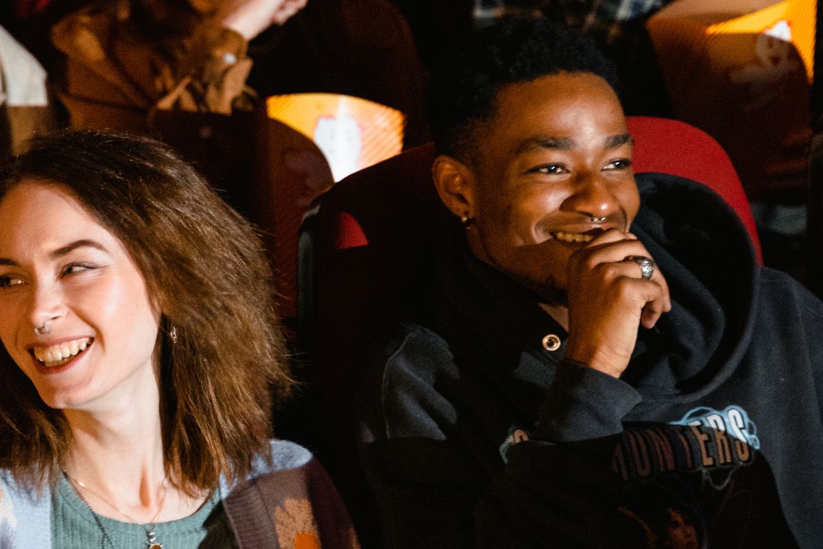 A picture of teens laughing.