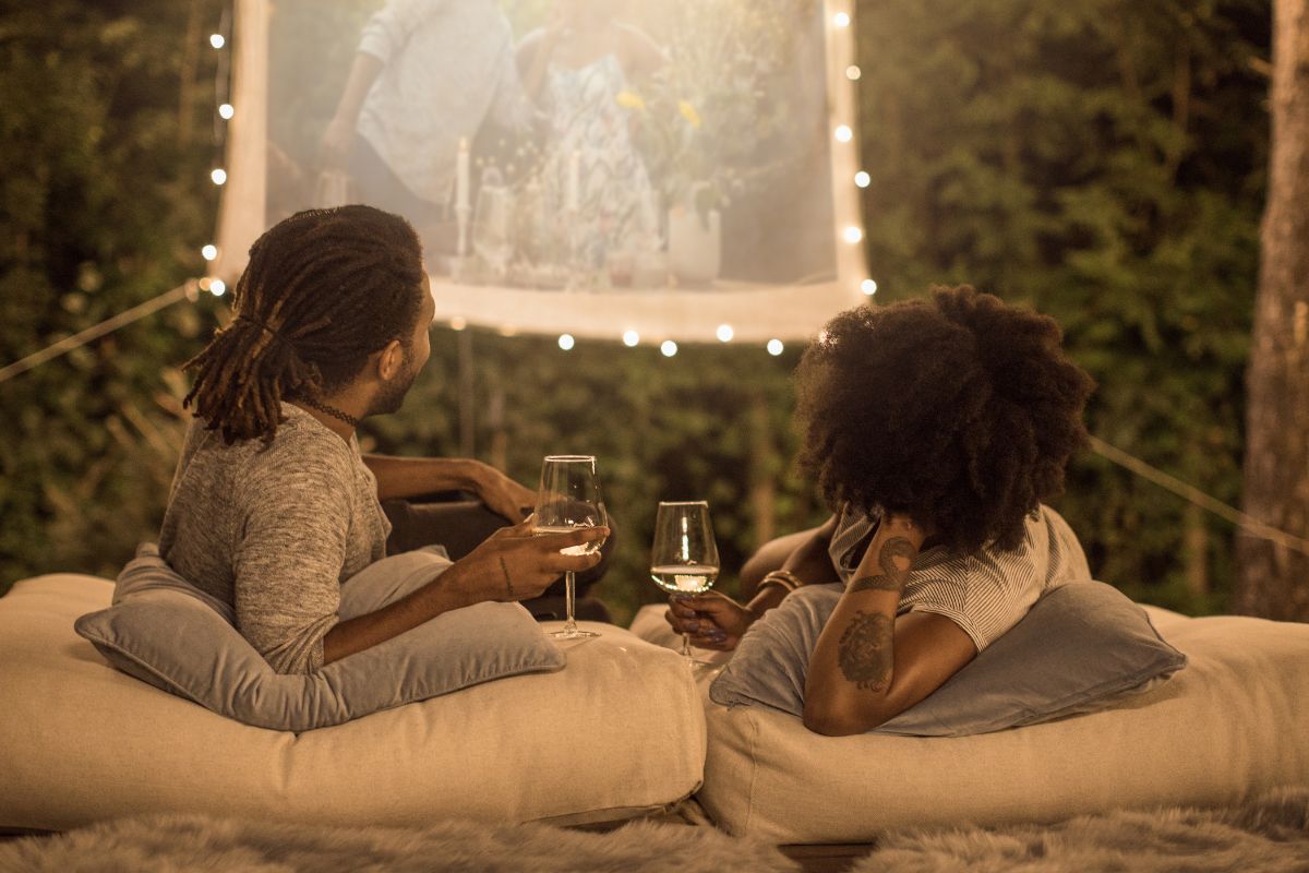 A picture of people watching something.