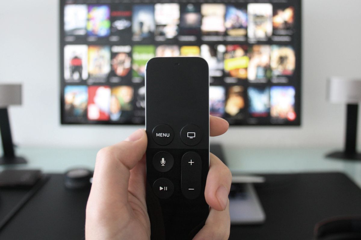 A picture of a TV and a remote.