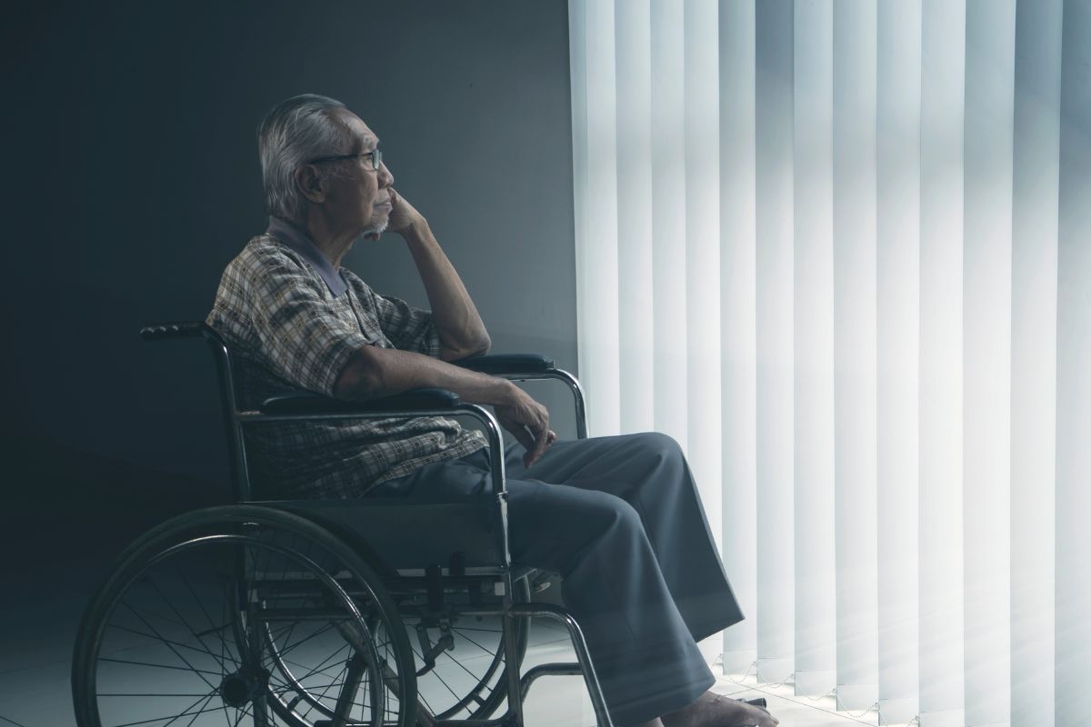 A picture of a lonely elderly man.
