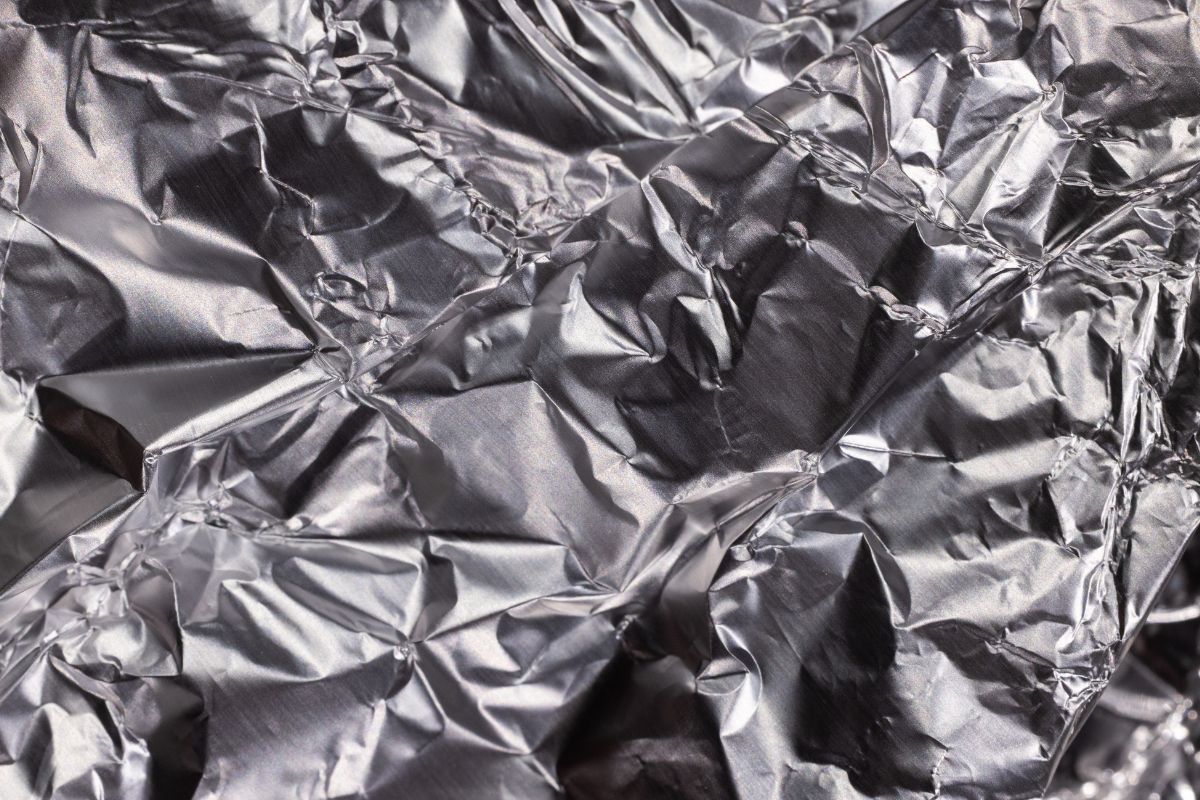 A picture of an aluminum foil.