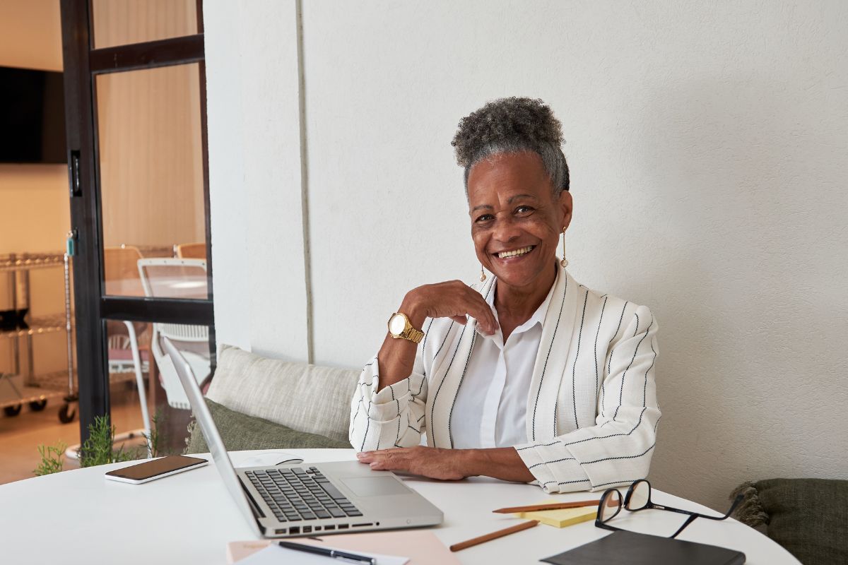 A picture of a smiling elderly woman.