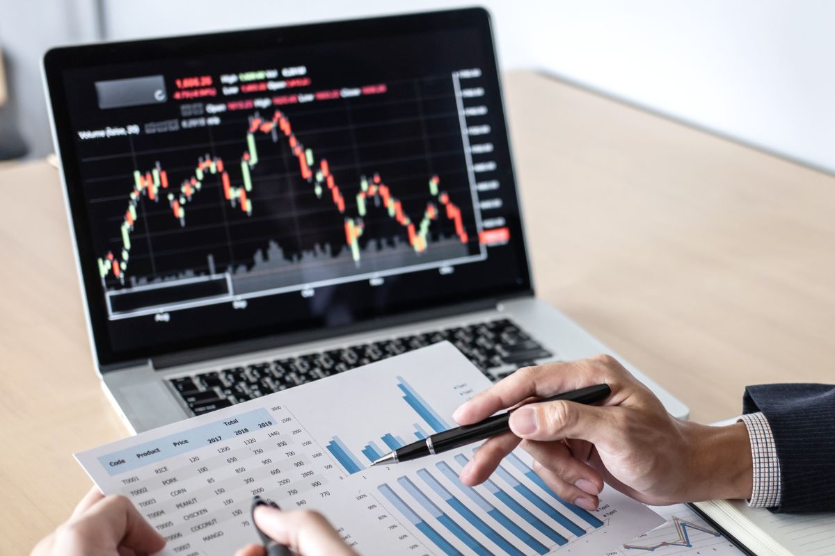 A picture of a stock price graph.