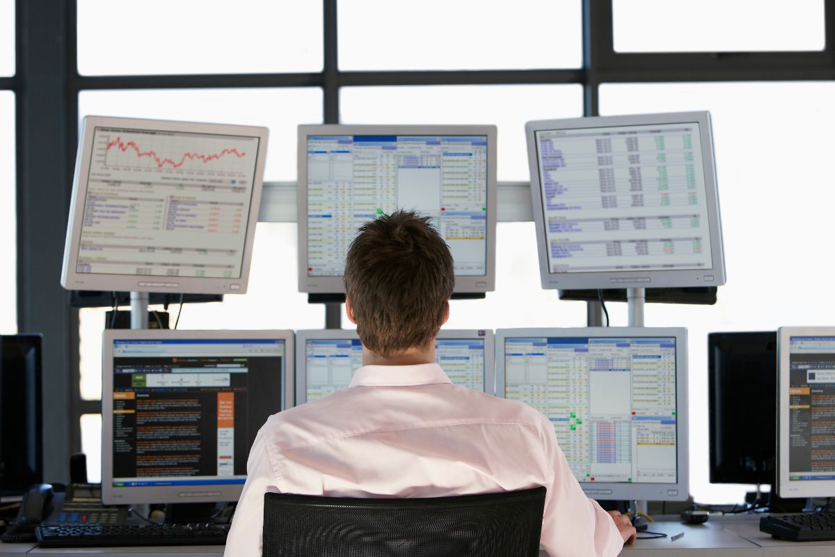 A picture of a hardcore trader.