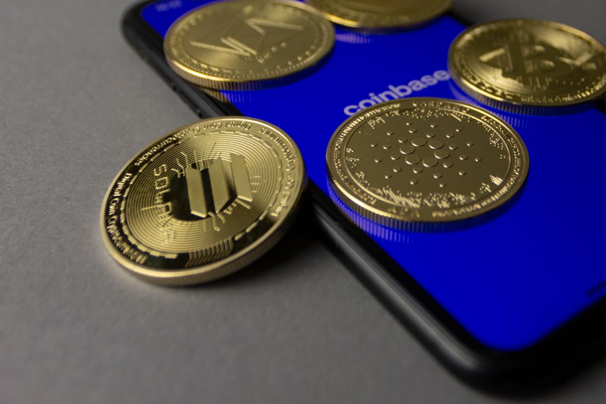 A picture of altcoins, including Solana coin.