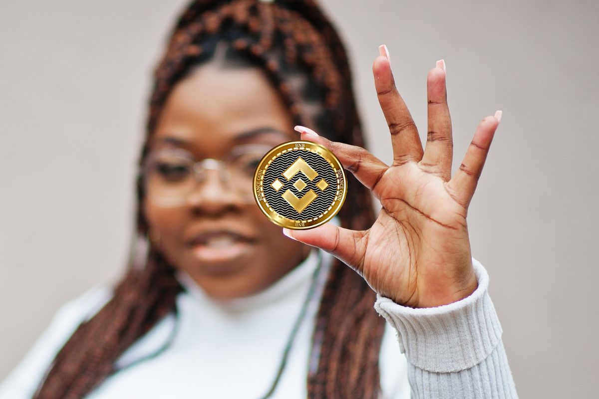 A picture of $BNB token.