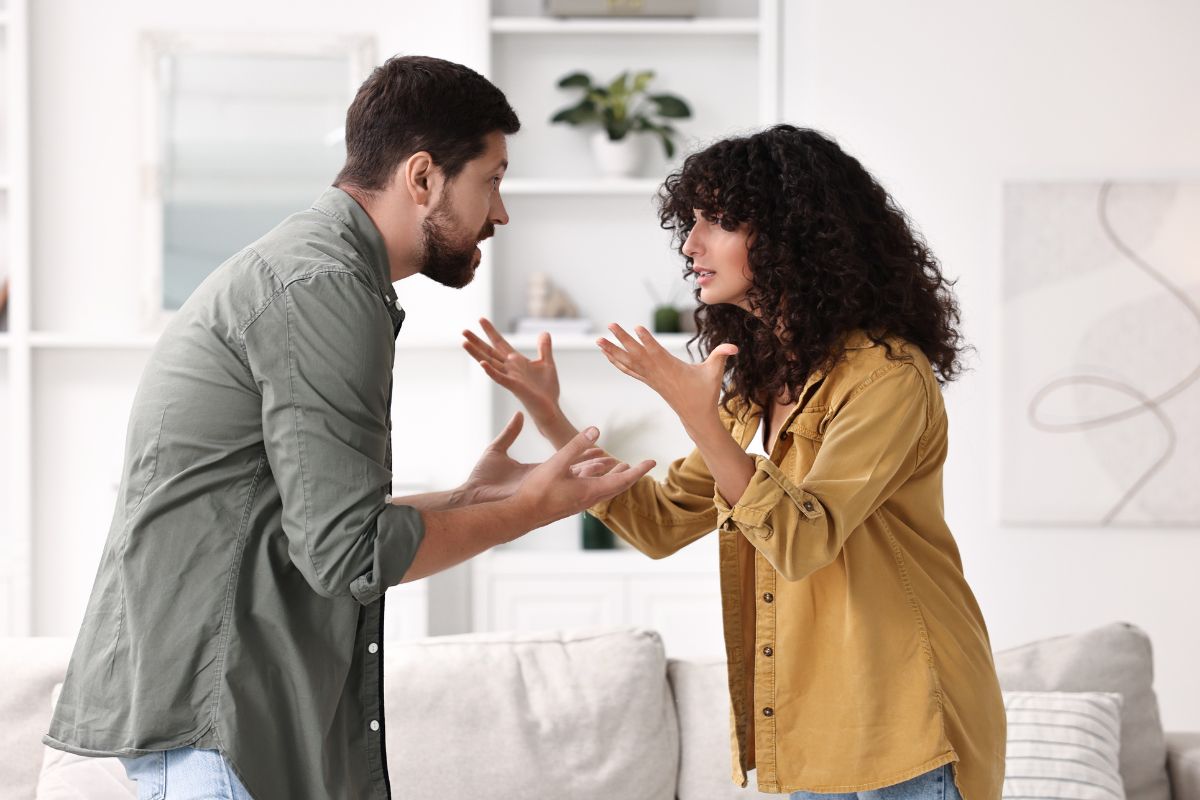 A picture of an arguing couple.