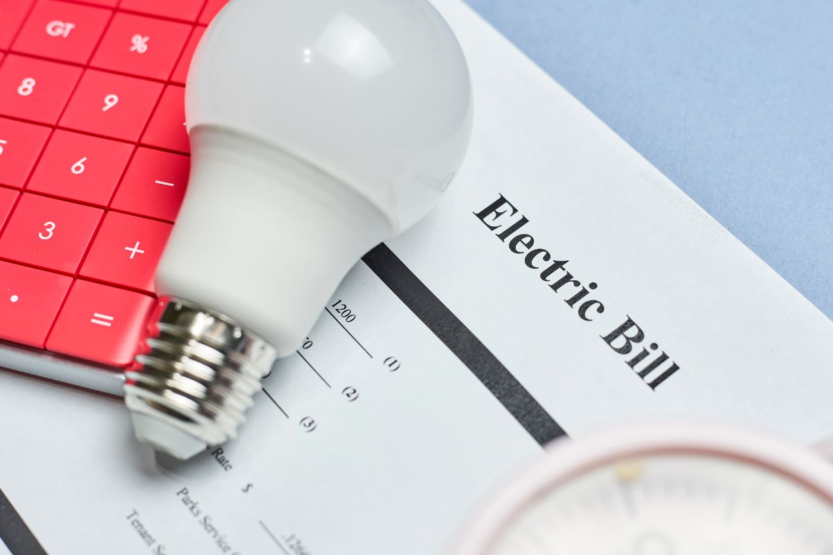 A picture shows an electric bill.