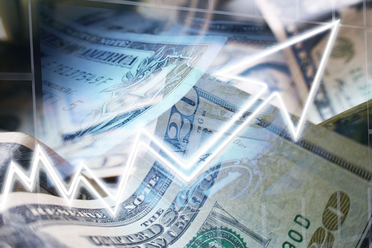 A picture shows money and an arrow.