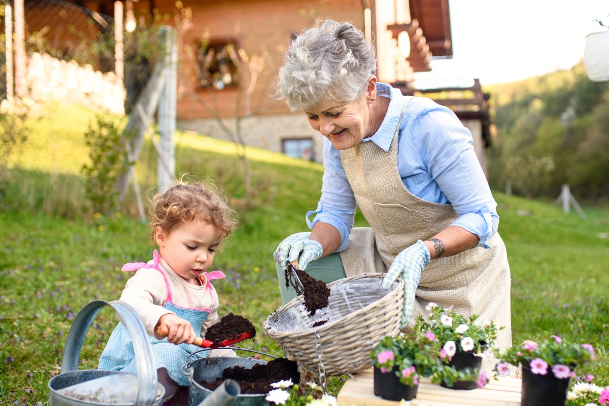 Une image d'une nounou âgée.